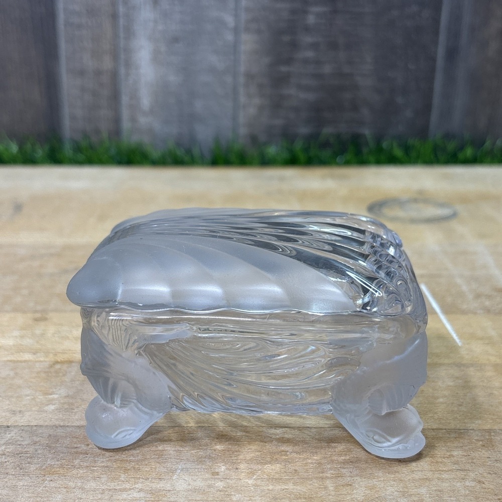 1950s Cambridge Caprice Frosted Covered Glass Cigarette Box Fish Feet